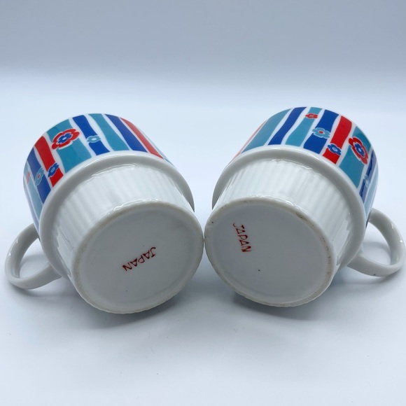 Vintage 70s Stacking Cups Red Blue White Stripes Floral - Picture 8 of 13
